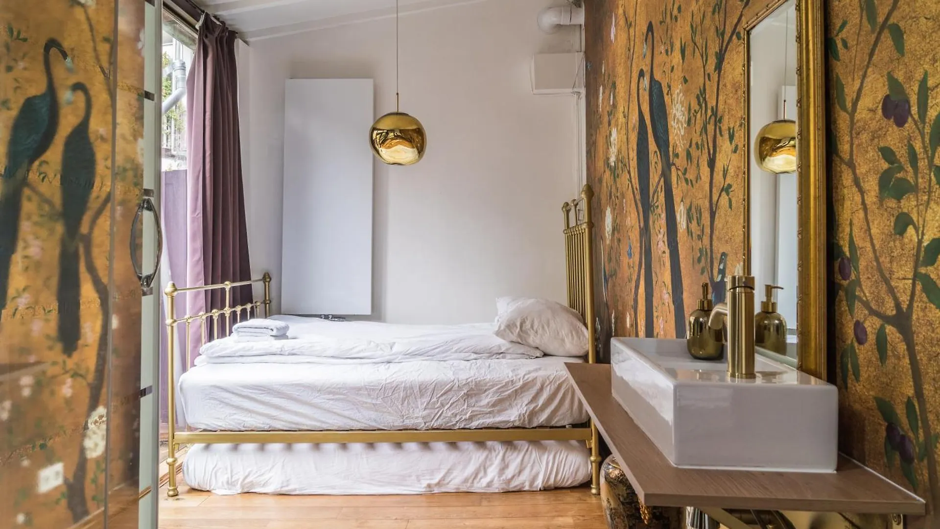 ベッド・アンド・ブレックファスト Beautiful Apartment With Asian Style Bedroom Near Rai & Center アムステルダム